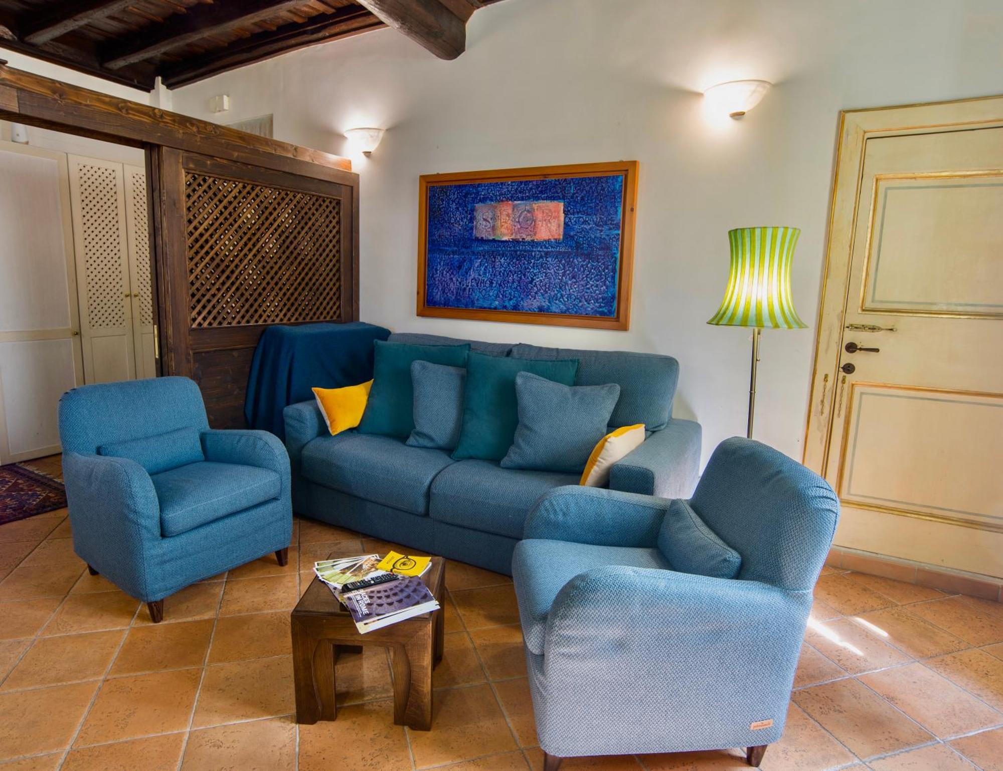 Trevi Fountain Apartment, Rome