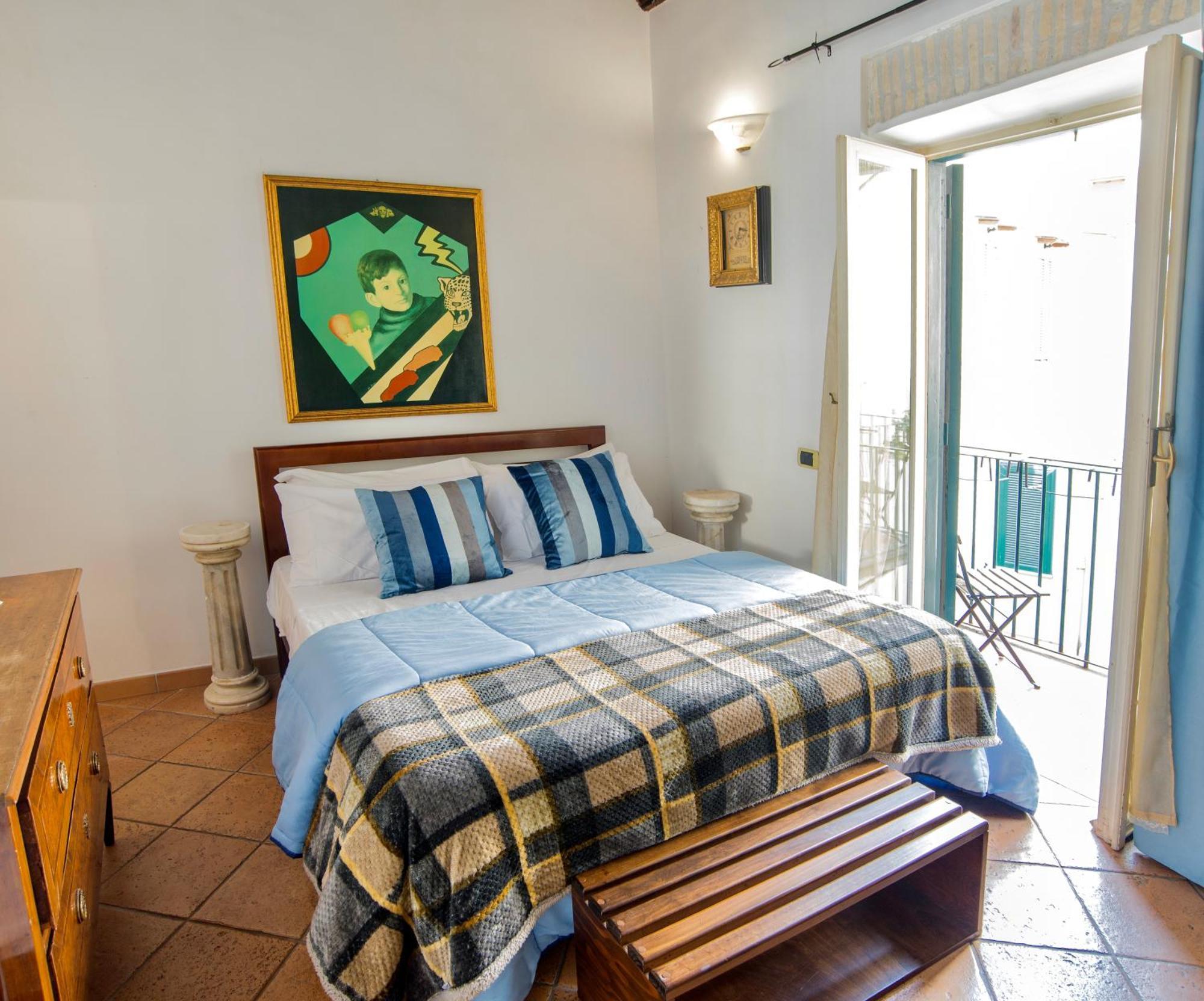 Trevi Fountain Apartment — Photos 3
